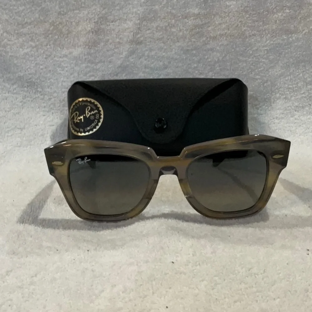 NEW RAY-BAN Men's Sunglasses - Gray